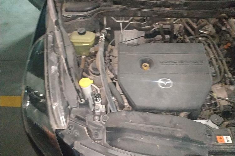 Used Mazda 8 2011 2.3L Ultimate Edition Engine Bay Right