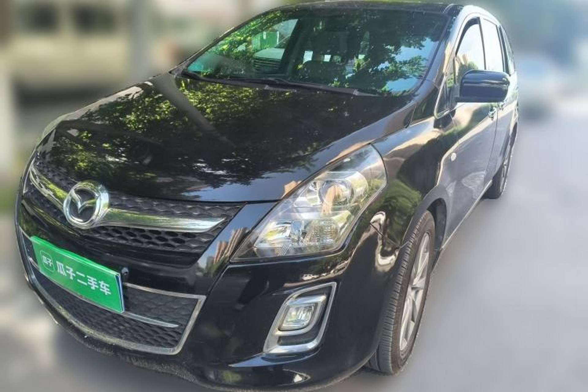 Used Mazda 8 2011 2.3L Deluxe Edition Front Left 45 Deg