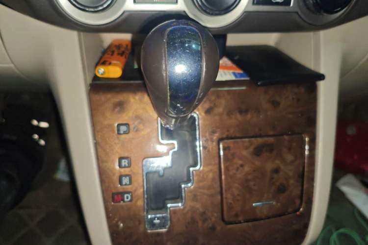 Used Mazda 8 2011 2.3L Ultimate Edition Gear Lever