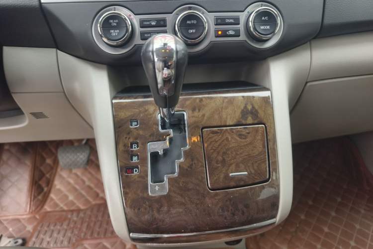 Used Mazda 8 2011 2.3L Deluxe Edition Gear Lever