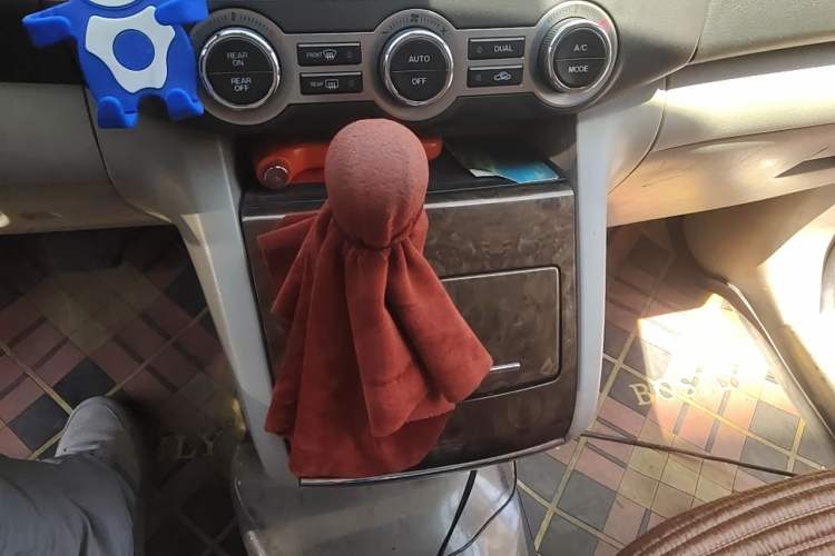 Used Mazda 8 2011 2.3L Deluxe Edition Gear Lever