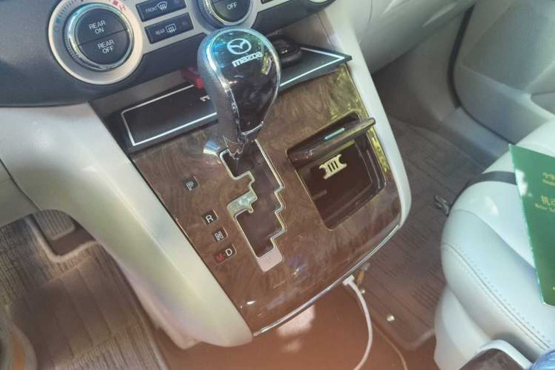Used Mazda 8 2011 2.3L Deluxe Edition Gear Lever
