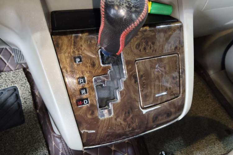 Used Mazda 8 2011 2.3L Deluxe Edition Gear Lever
