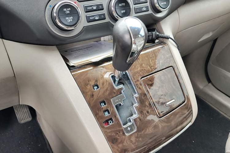 Used Mazda 8 2011 2.3L Deluxe Edition Gear Lever