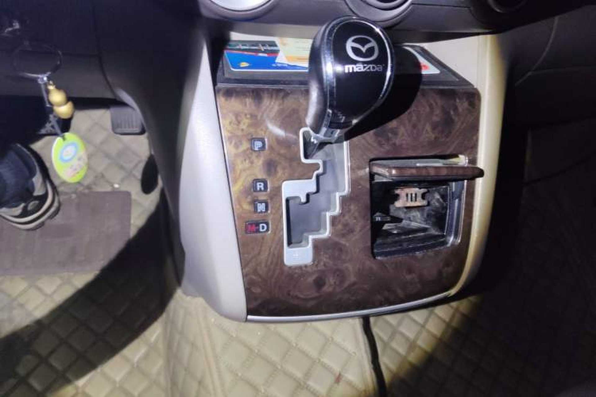 Used Mazda 8 2011 2.3L Elite Edition Gear Lever