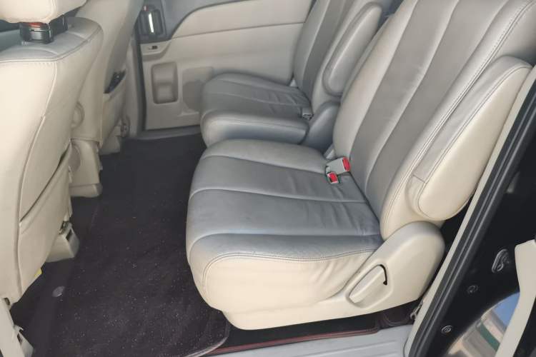 Used Mazda 8 2011 2.3L Ultimate Edition Left Rear Seat