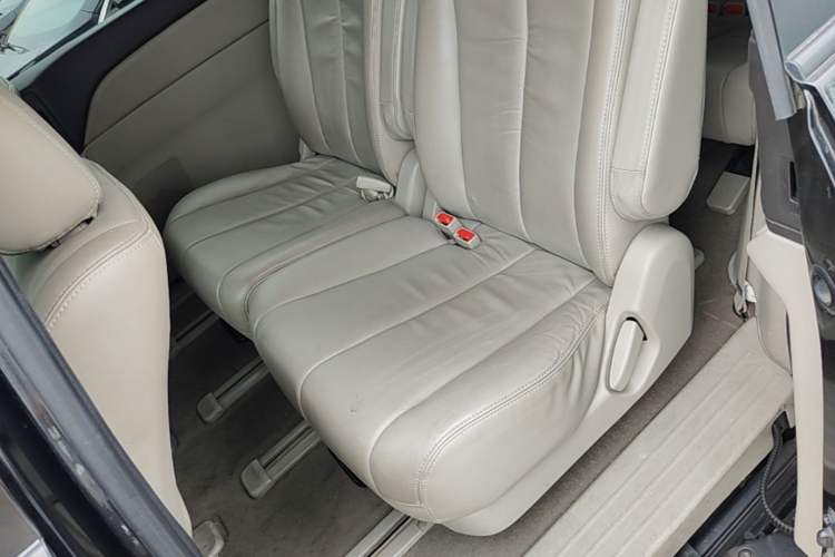 Used Mazda 8 2011 2.3L Deluxe Edition Left Rear Seat