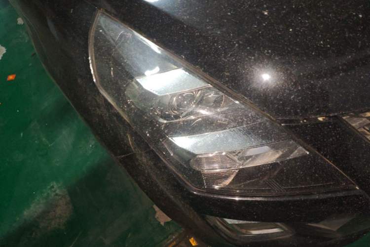 Used Mazda 8 2011 2.3L Ultimate Edition Right Front Headlight