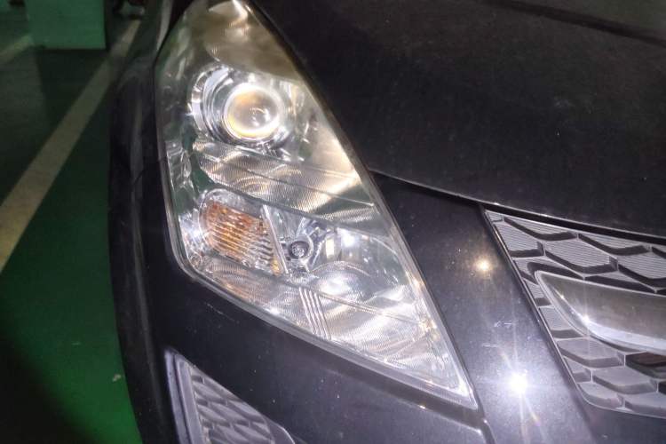 Used Mazda 8 2011 2.3L Elite Edition Right Front Headlight