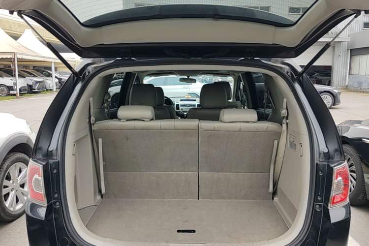 Used Mazda 8 2011 2.3L Deluxe Edition Trunk