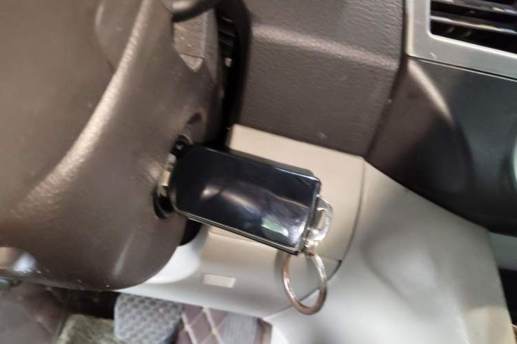 Used Mazda 8 2011 2.3L Deluxe Edition Vehicle Key