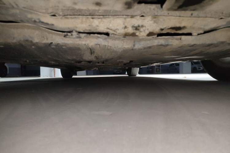 Used Mazda 8 2011 2.3L Deluxe Edition Chassis Front