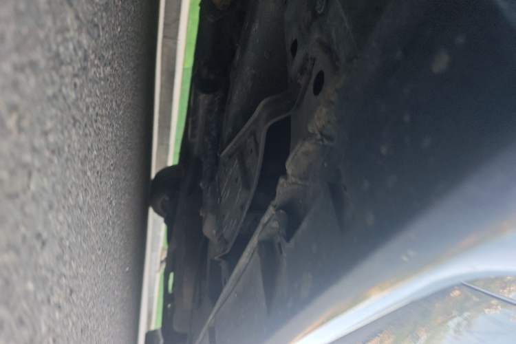 Used Mazda 8 2011 2.3L Deluxe Edition Chassis Front Left