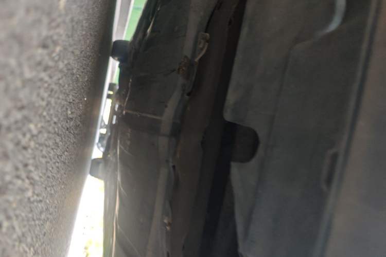 Used Mazda 8 2011 2.3L Deluxe Edition Chassis Front