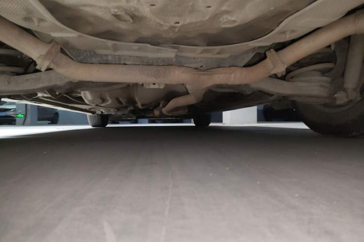 Used Mazda 8 2011 2.3L Deluxe Edition Chassis Rear