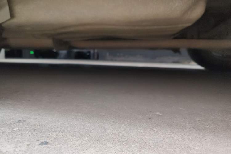 Used Mazda 8 2011 2.3L Deluxe Edition Chassis Rear Left