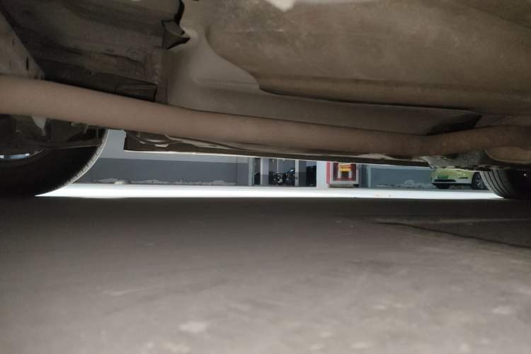 Used Mazda 8 2011 2.3L Deluxe Edition Chassis Rear Right