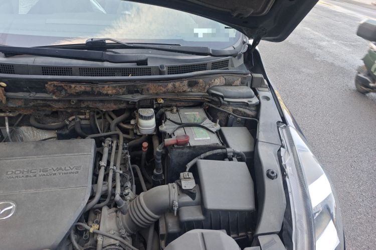Used Mazda 8 2011 2.3L Deluxe Edition Engine Bay Left