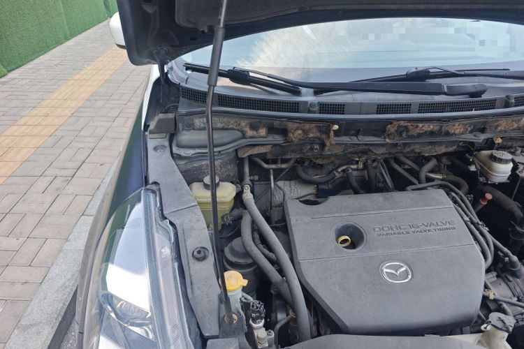 Used Mazda 8 2011 2.3L Deluxe Edition Engine Bay Right