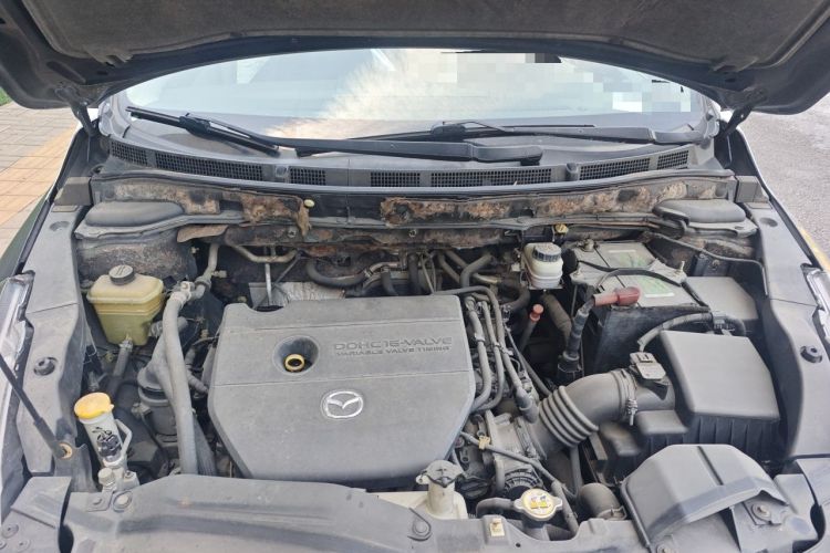 Used Mazda 8 2011 2.3L Deluxe Edition Engine Bay
