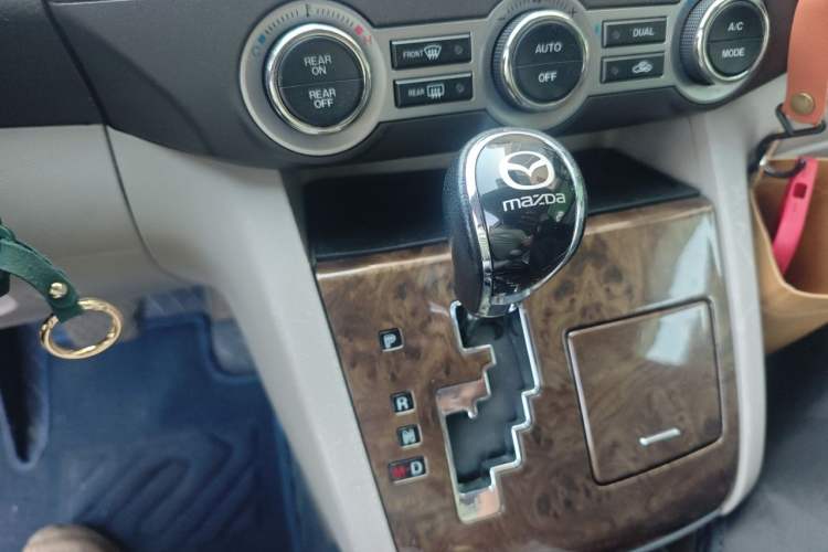Used Mazda 8 2011 2.3L Deluxe Edition Gear Lever