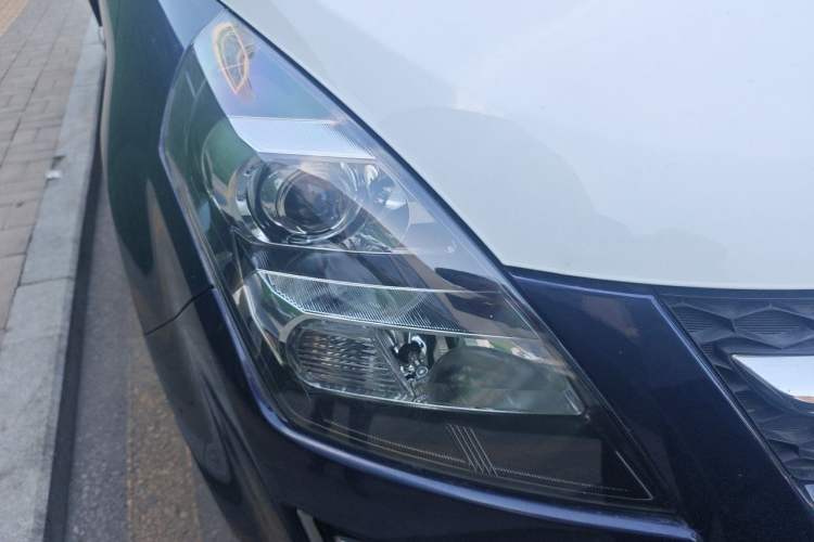 Used Mazda 8 2011 2.3L Deluxe Edition Right Front Headlight