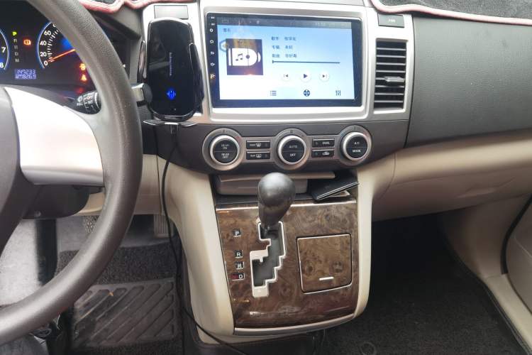 Used Mazda 8 2011 2.3L Elite Edition Audio And AC Panel