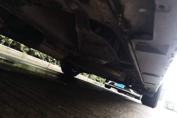 Used Mazda 8 2011 2.3L Elite Edition Chassis Front Left
