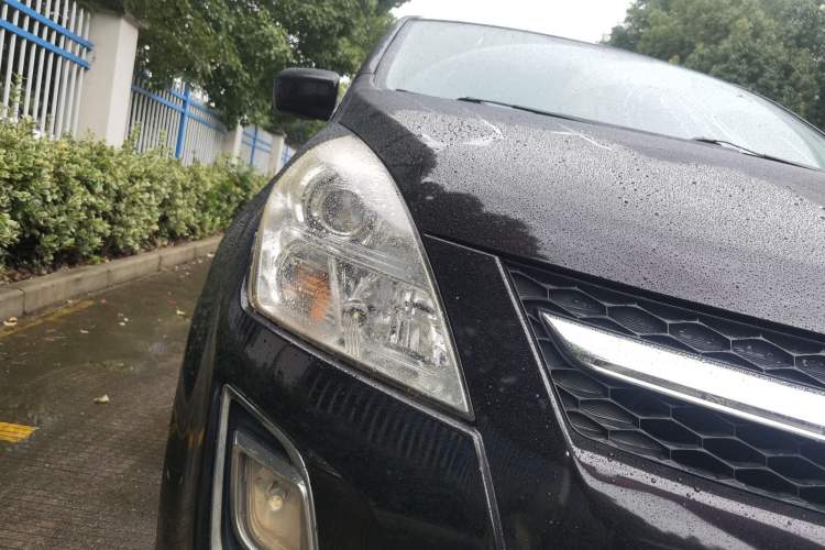 Used Mazda 8 2011 2.3L Elite Edition Right Front Headlight