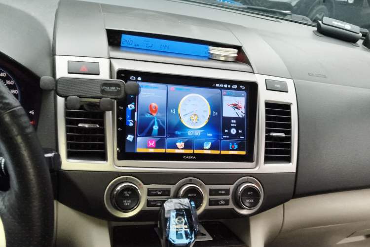 Used Mazda 8 2011 2.3L Deluxe Edition Audio And AC Panel