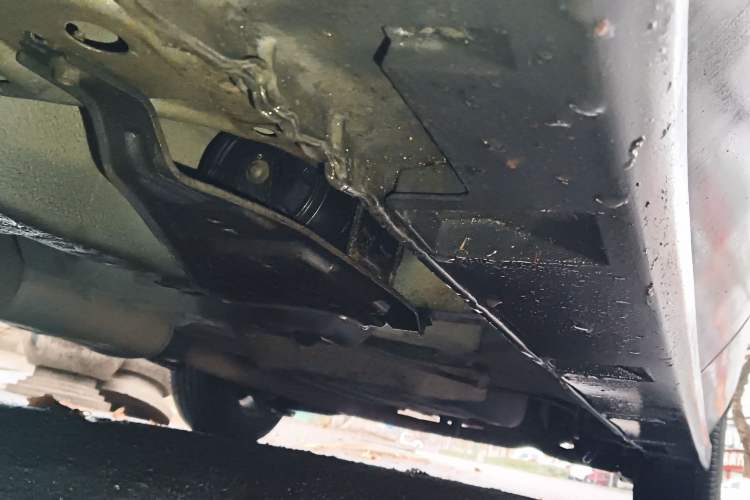 Used Mazda 8 2011 2.3L Deluxe Edition Chassis Front Left