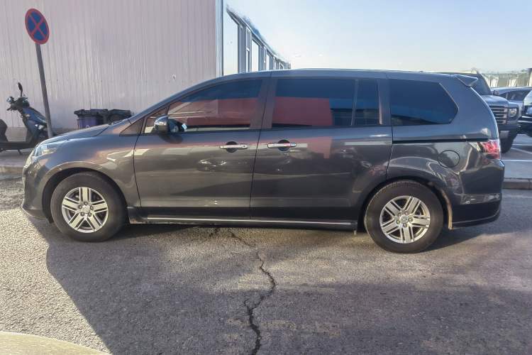 Used Mazda 8 2011 2.3L Ultimate Edition Exterior 4