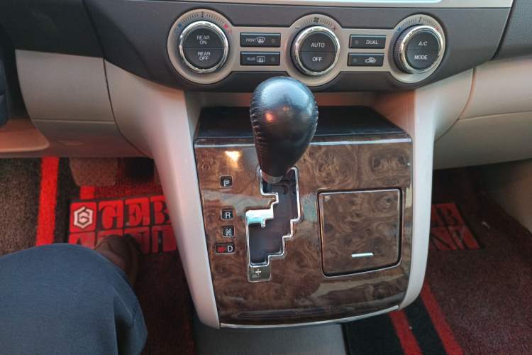 Used Mazda 8 2011 2.3L Deluxe Edition Gear Lever
