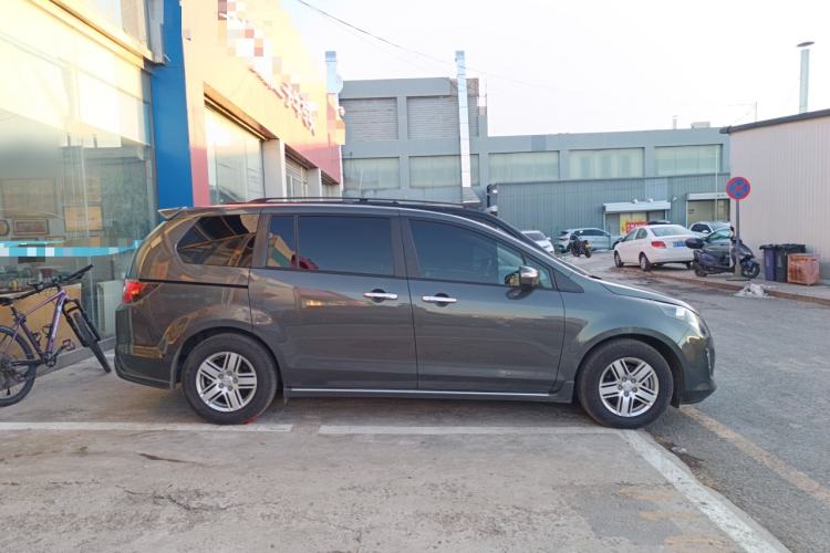 Used Mazda 8 2011 2.3L Deluxe Edition Left Side