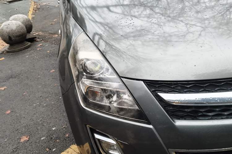 Used Mazda 8 2011 2.3L Deluxe Edition Right Front Headlight