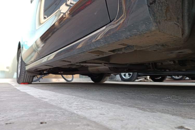 Used Mazda 8 2011 2.3L Deluxe Edition Right Side Sill