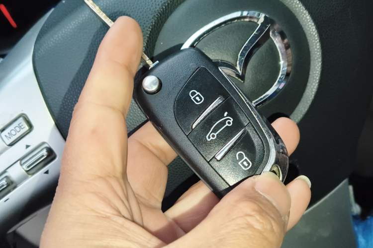 Used Mazda 8 2011 2.3L Deluxe Edition Vehicle Key