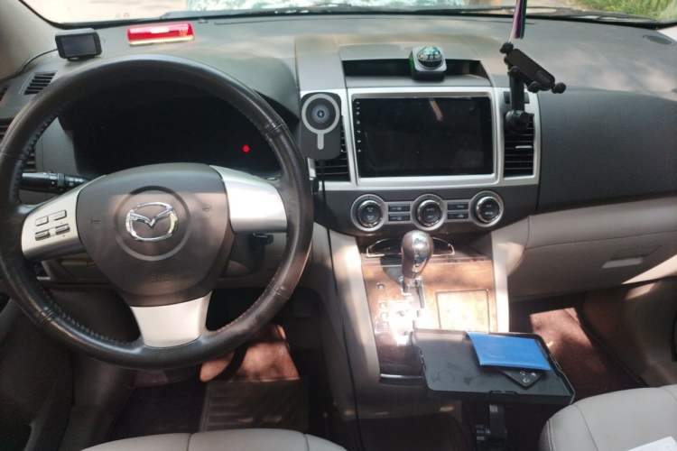 Used Mazda 8 2011 2.3L Ultimate Edition Center Console
