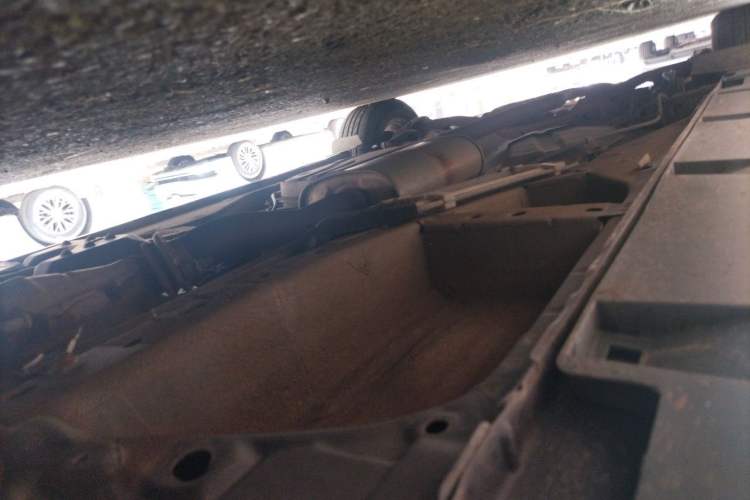 Used Mazda 8 2011 2.3L Ultimate Edition Chassis Front Right