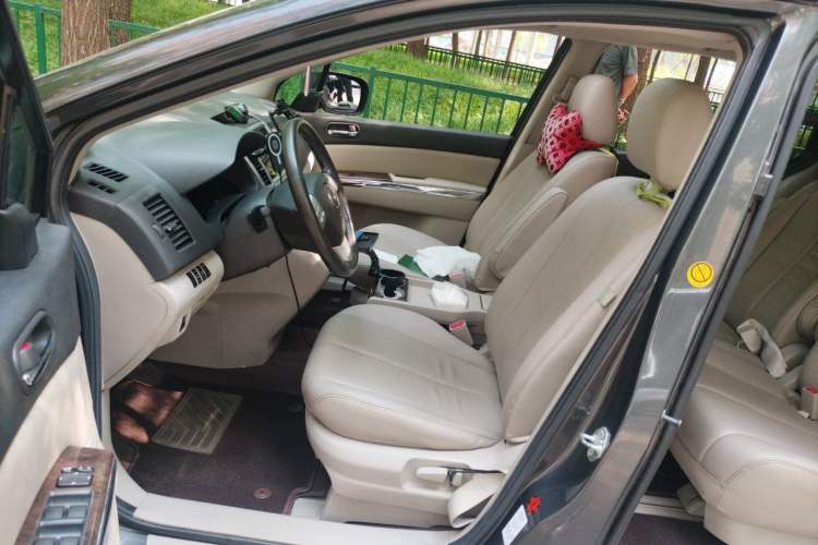 Used Mazda 8 2011 2.3L Ultimate Edition Driver Seat