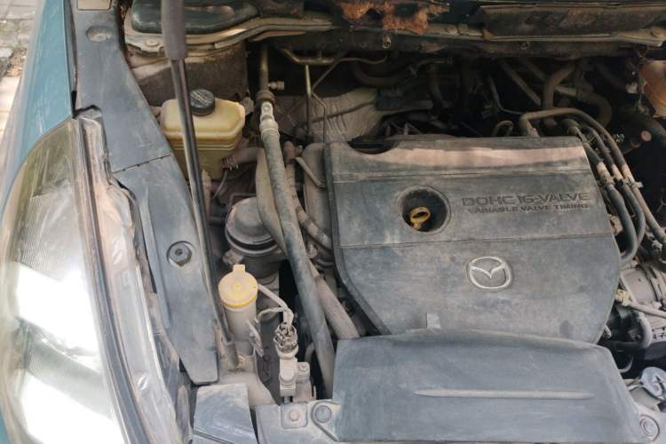 Used Mazda 8 2011 2.3L Ultimate Edition Engine Bay Right