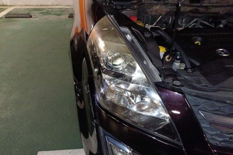 Used Mazda 8 2011 2.3L Ultimate Edition Exterior 6