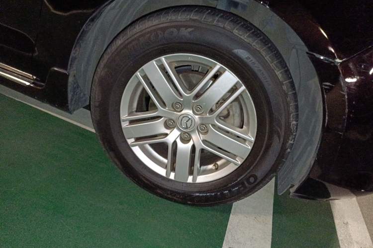 Used Mazda 8 2011 2.3L Ultimate Edition Exterior 7