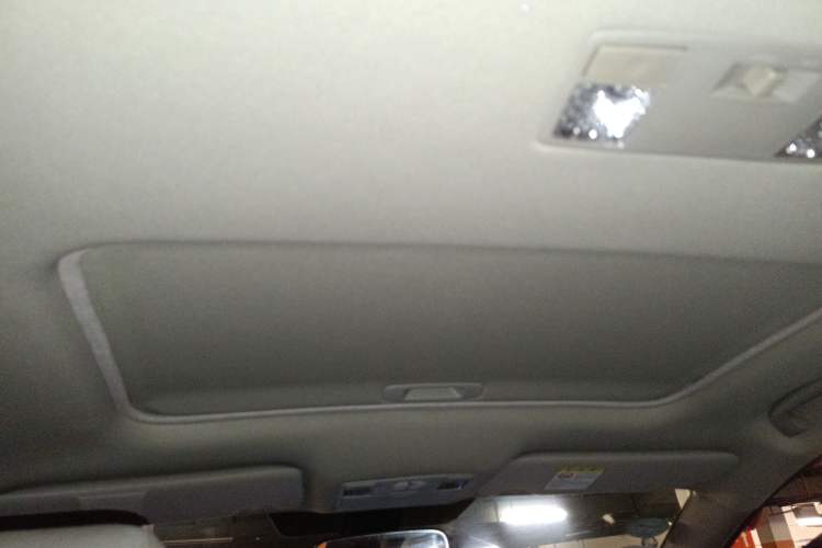 Used Mazda 8 2011 2.3L Ultimate Edition Headliner