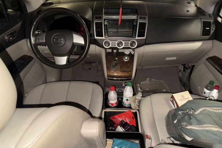 Used Mazda 8 2011 2.3L Ultimate Edition Right Front Seat