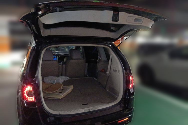 Used Mazda 8 2011 2.3L Ultimate Edition Trunk