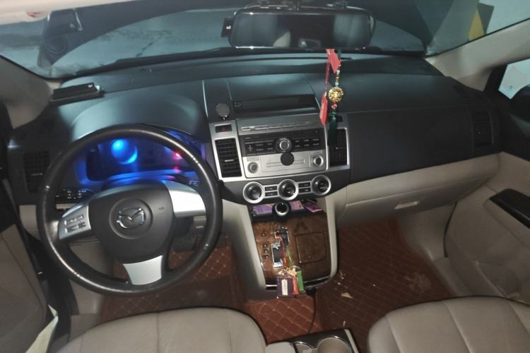Used Mazda 8 2011 2.3L Ultimate Edition Center Console