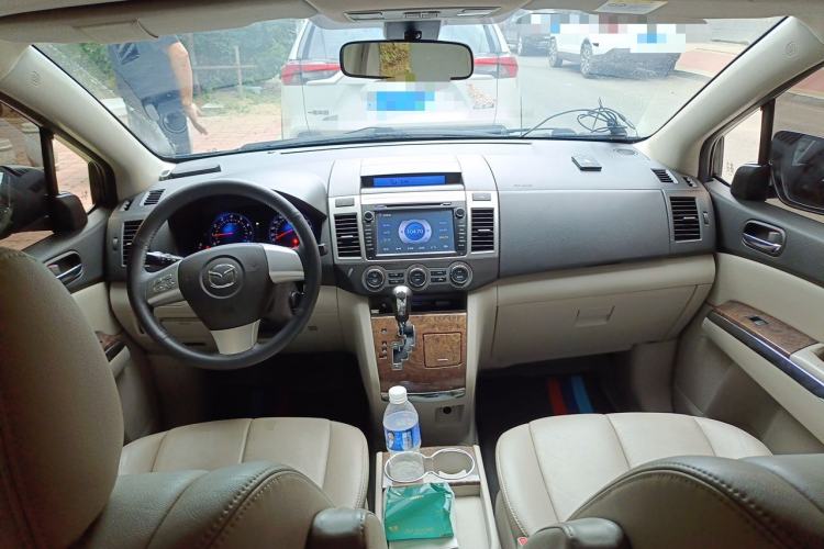 Used Mazda 8 2011 2.3L Deluxe Edition Center Console