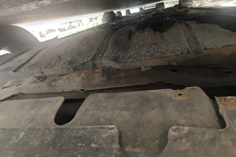 Used Mazda 8 2011 2.3L Deluxe Edition Chassis Front