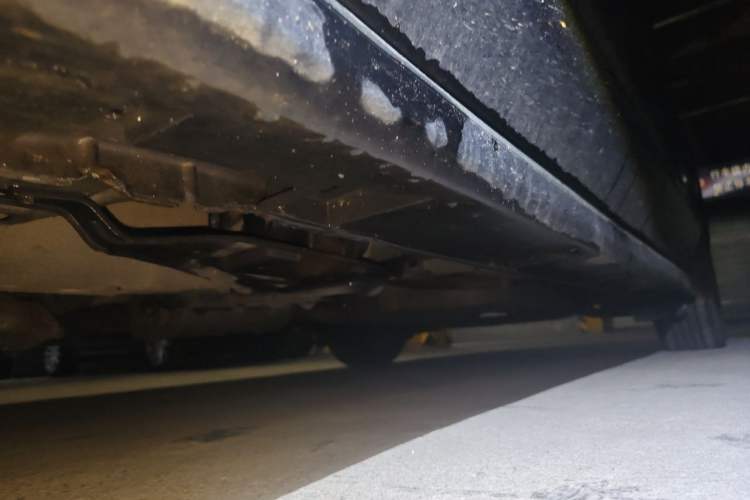 Used Mazda 8 2011 2.3L Ultimate Edition Chassis Front Left